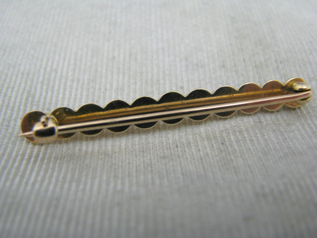 a1117 Beautiful Vintage Pearl Bar Brooch in 14k Yellow Gold