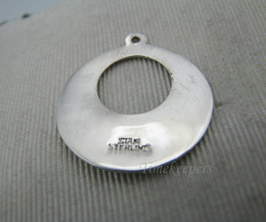 b084 Vintage Siam Sterling Niello Gray Enamel Round Pendant with Cut-Out