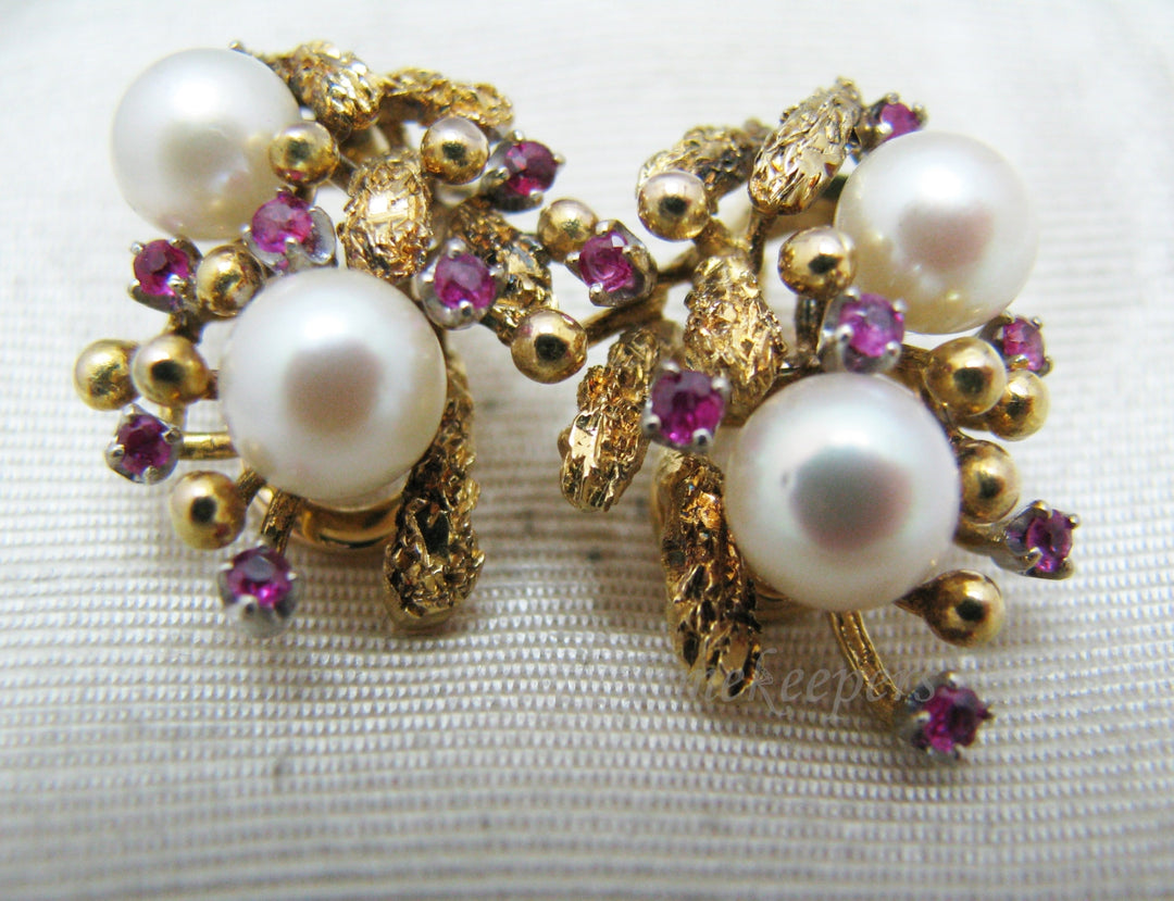 a1025 Vintage - 14k Gold - Pearl and Ruby Clip-On Earrings