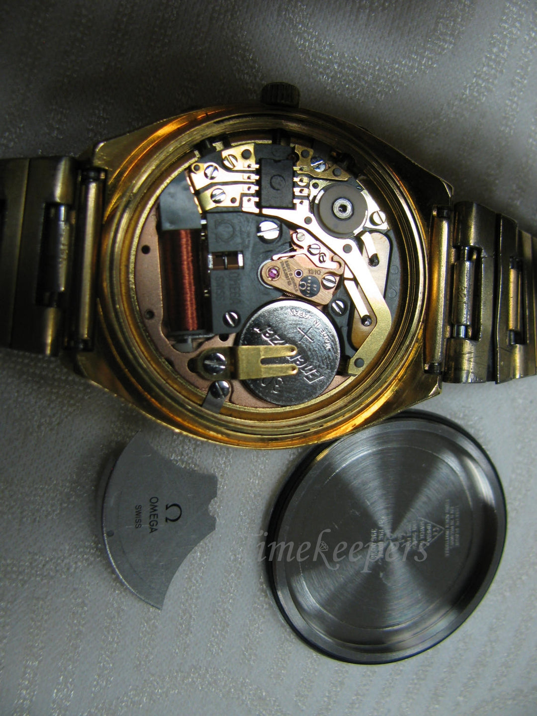 a1031 Vintage 70's 80's Omega Quartz 32 KHz Geneve Gold Filled 8 Jewels Watch