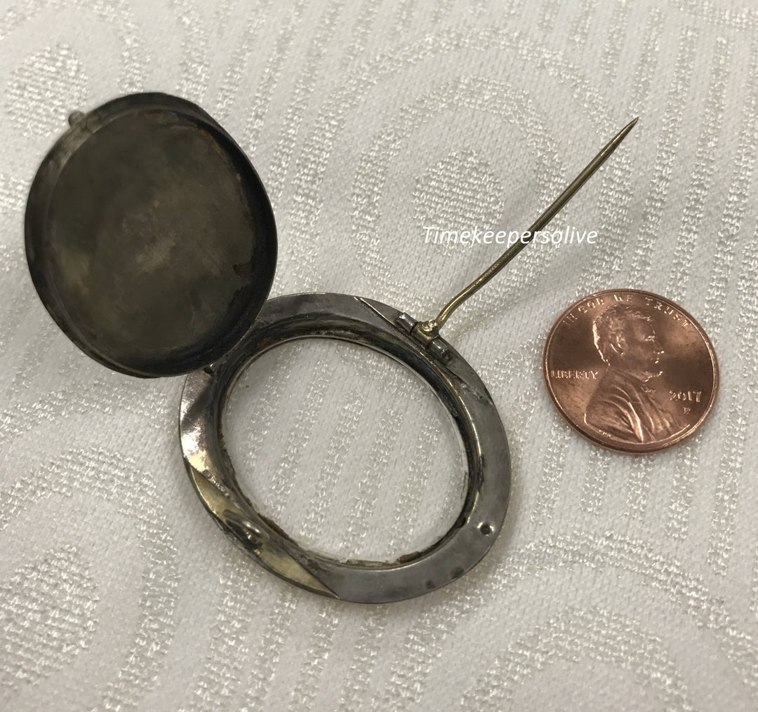 a694 Vintage Adorable 10kt Yellow Gold Photo Oval Frame Locket Charm Pin Brooch