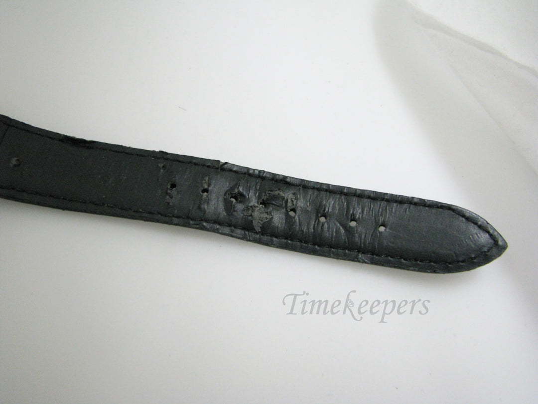 c062 Retro Quartz Lorus Mickey Mouse Watch with Beveled Crystal Red & Blue Dial