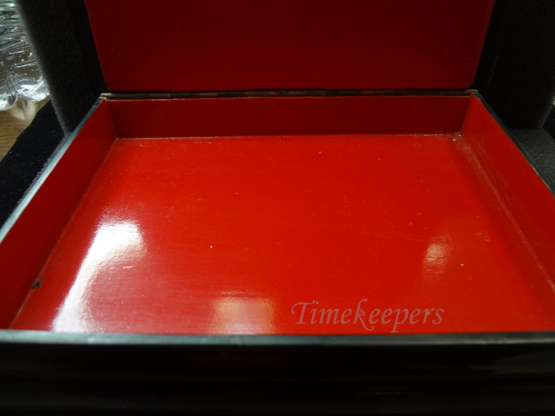 c526 Russian Painted Lacquer Box Featuring a Winter Scene From The Twelve Months