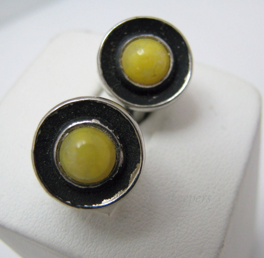 a417 Vintage Small Round Cuff links with Center Yellow Stone
