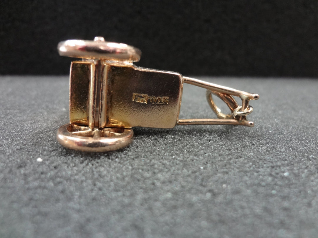 a686 14k Yellow Gold Horse Cart Charm or Pendant (Moveable Charm)