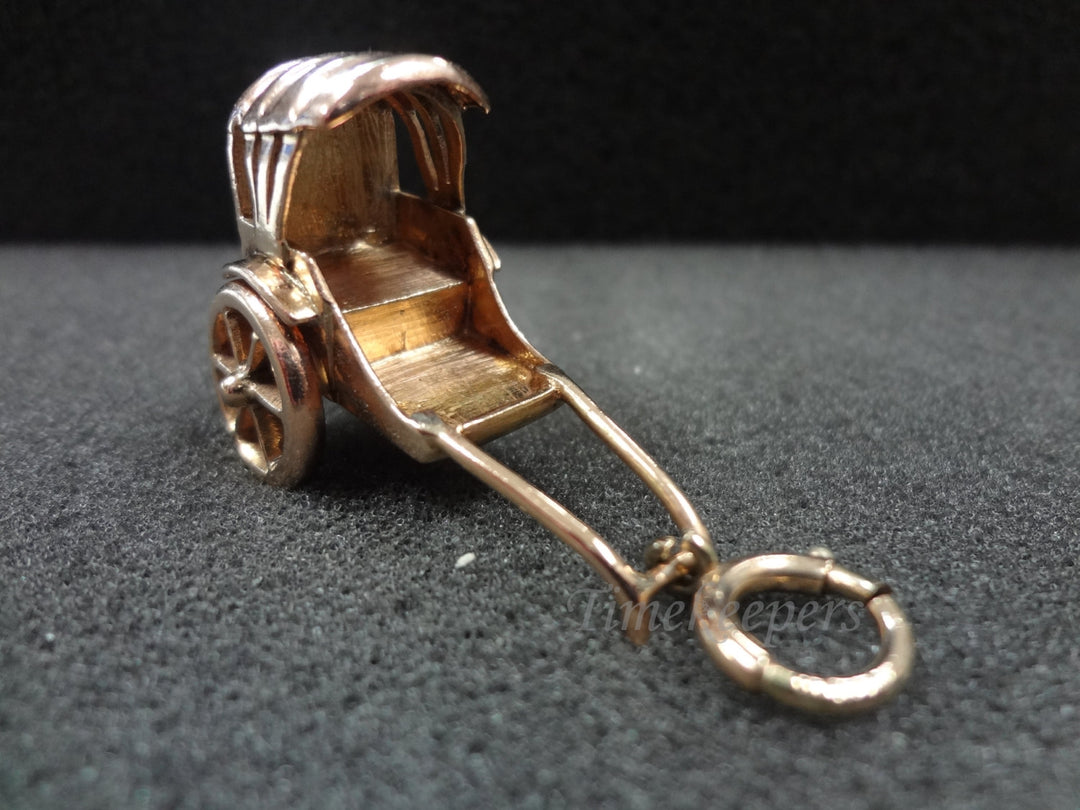 a686 14k Yellow Gold Horse Cart Charm or Pendant (Moveable Charm)