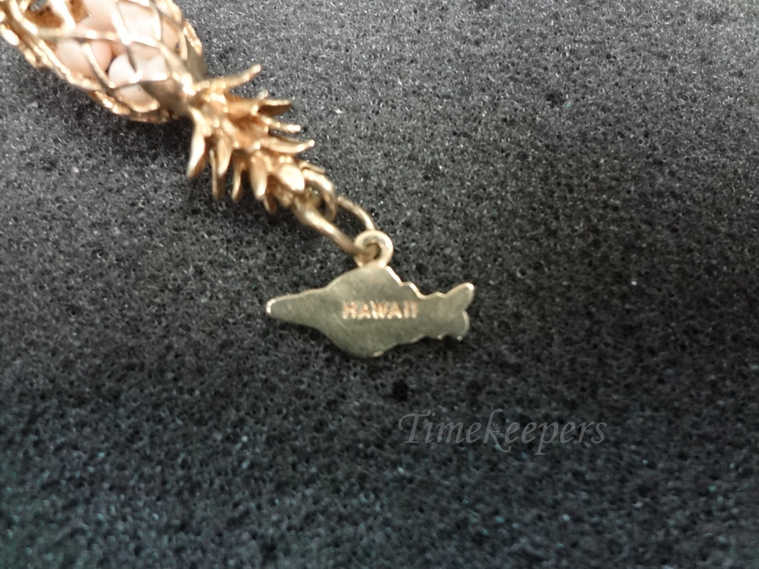 c679 14k Yellow Gold Pineapple Charm or Pendant with a Hawaii tag