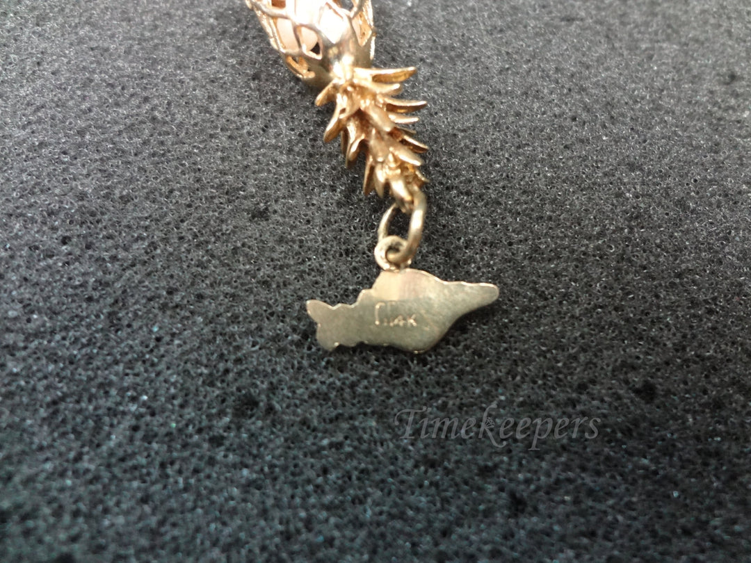 c679 14k Yellow Gold Pineapple Charm or Pendant with a Hawaii tag