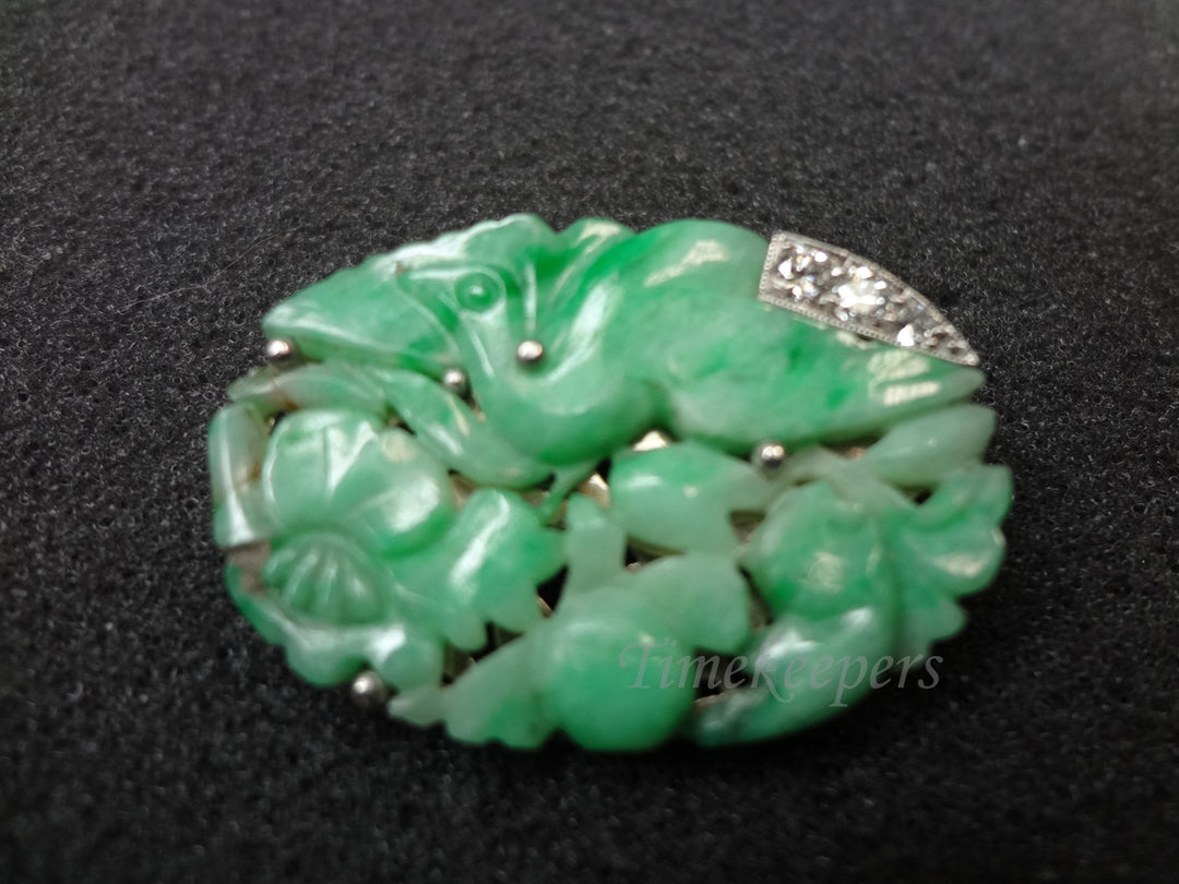 a699 Vintage 1900s Green Jade Brooch with 10kt White Gold Backing