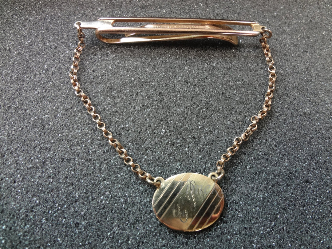 b009 Vintage Tie Bar with Chain and Small Engraved Medallion