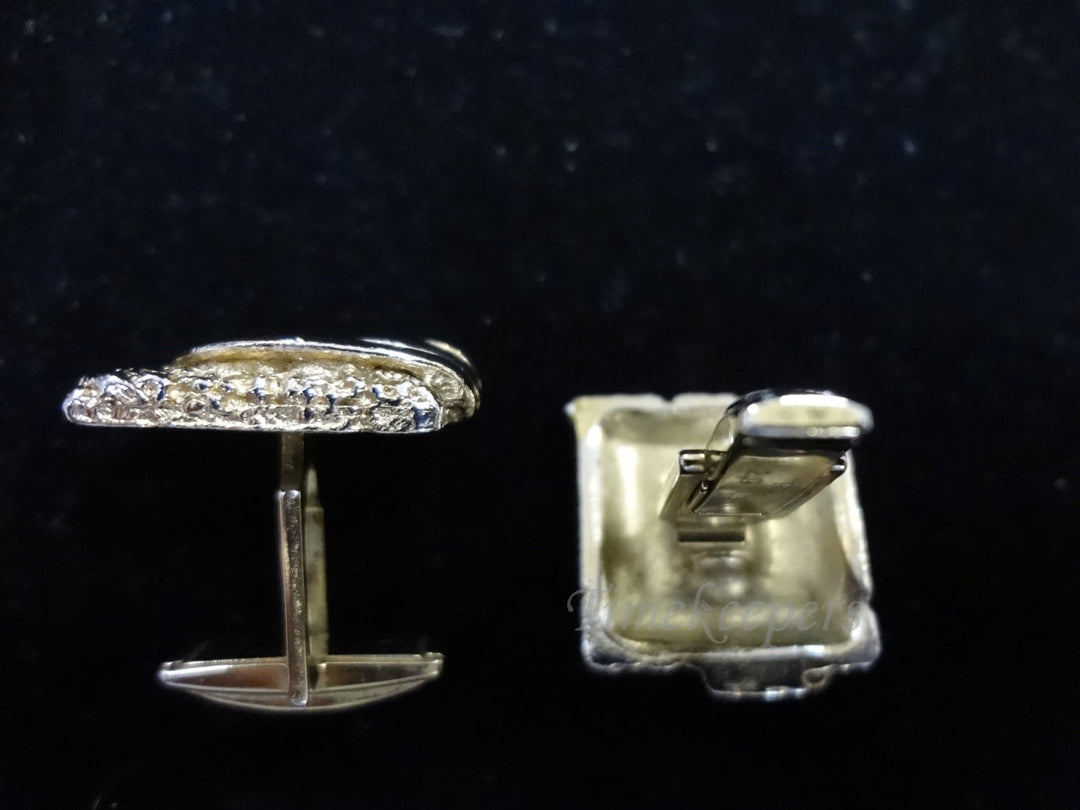 c051 Handsome Vintage Modern Swirl/ Nugget look Cuff Links in Gold Tone