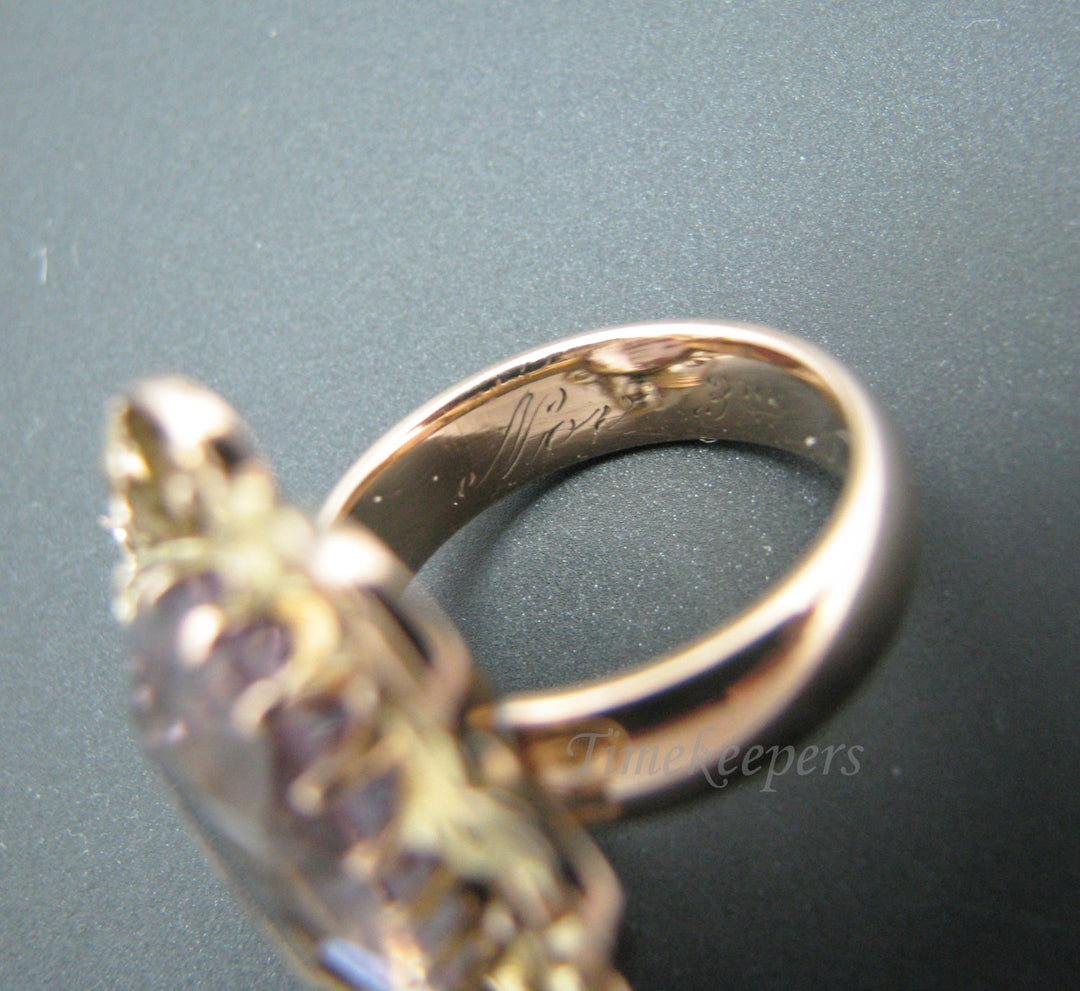 c506 Stunning Vintage Oval Amethyst Ring in 10k Yellow Gold