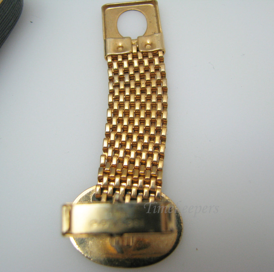 b099 Vintage Gold Tone Engraved Tie Tack and Cuff Link Set In box