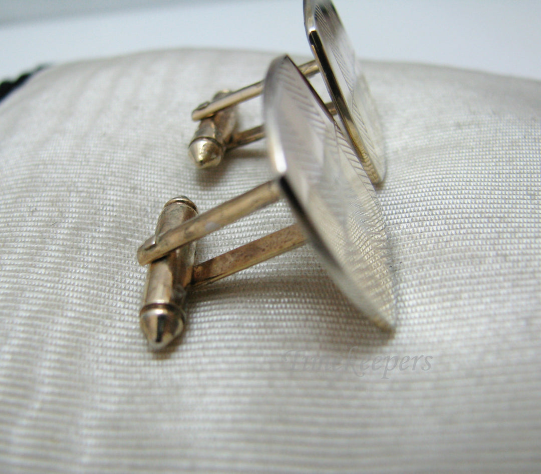a414 Vintage Square Gold Tone Cuff link w/ Alternating Hatched & Polished Design