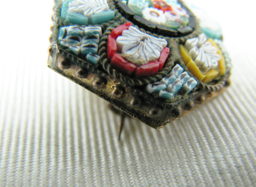 a954 Beautiful Vintage Micro Mosaic Octagon Brooch in Yellow, Blue and Red