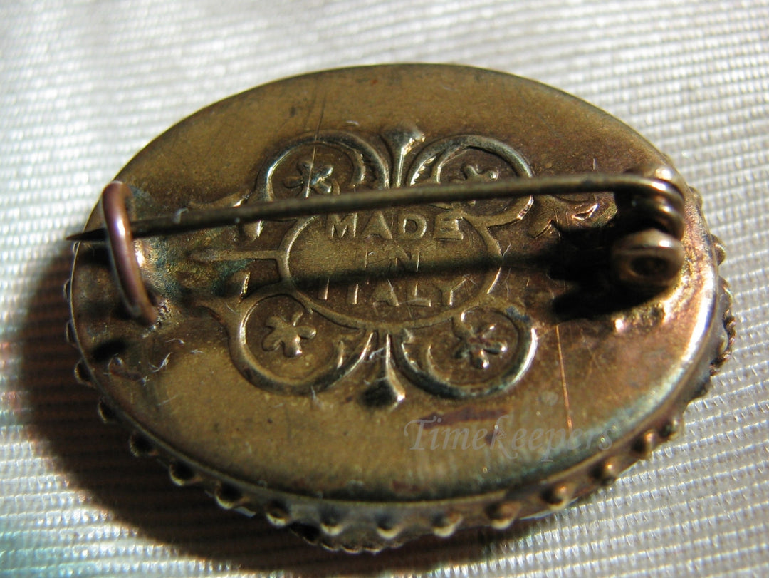 a1055 Vintage Italian Micro Mosaic Oval Brooch in Blues and Reds