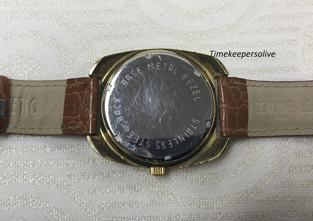 a257 Vintage Original Helbros Invincible Thick Stainless Mechanical Wrist Watch
