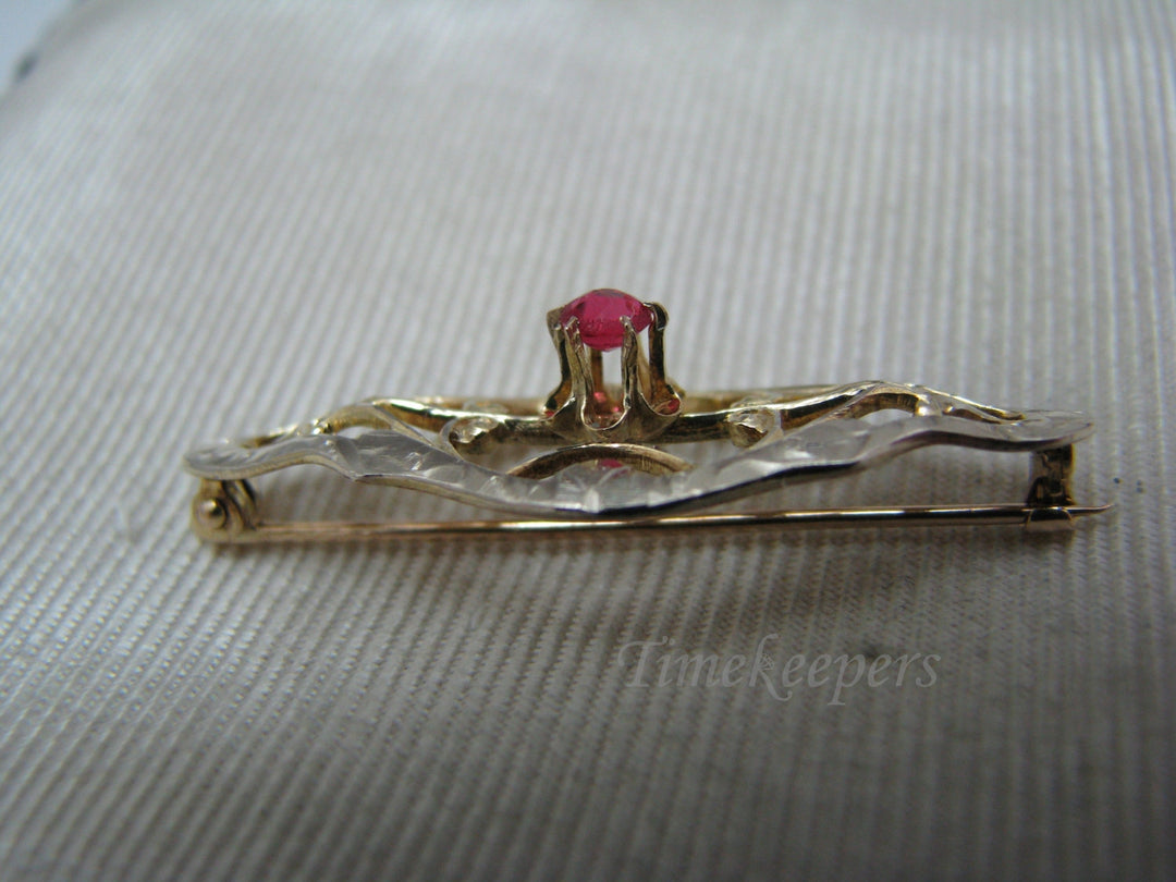 a579 Vintage 10k Yellow Gold Filigree Pin Brooch with a Single Center Ruby