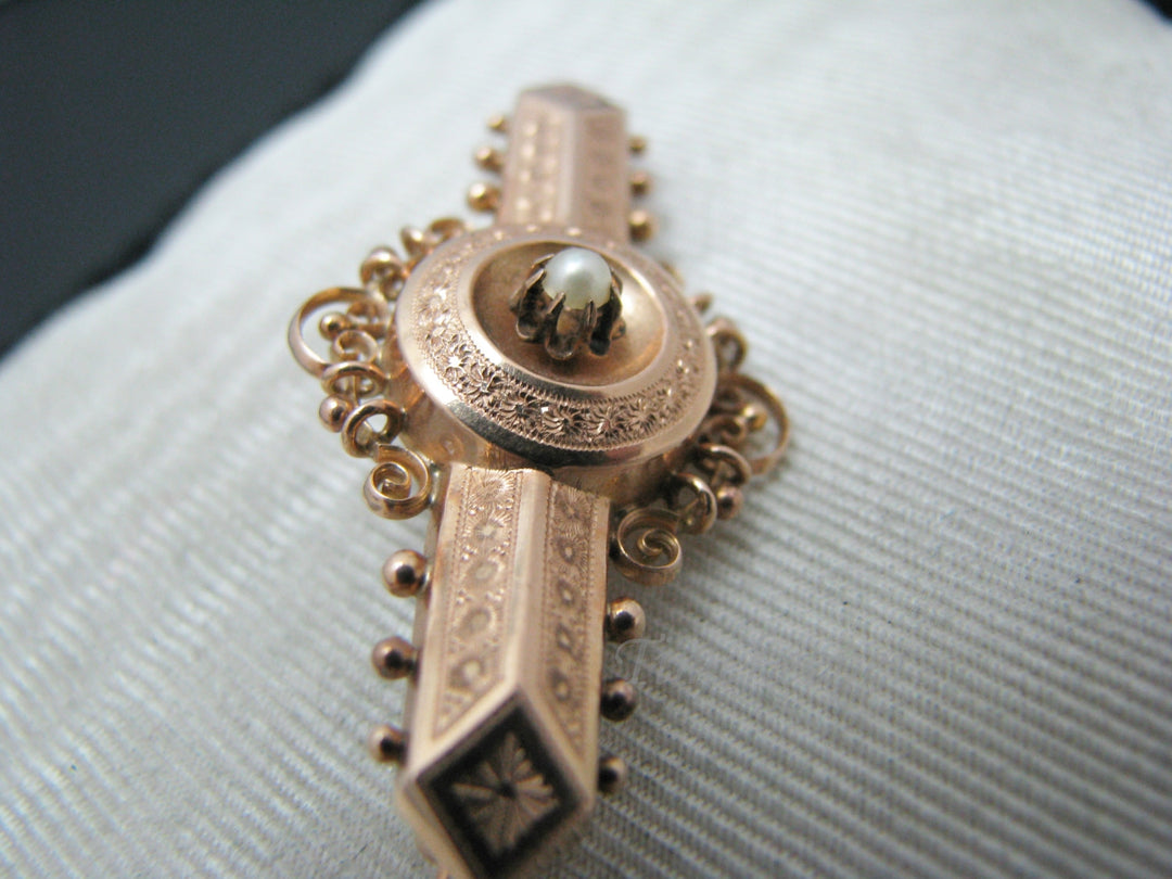 c143 Beautiful Unique Vintage 14k Yellow Gold Brooch with Center Pearl