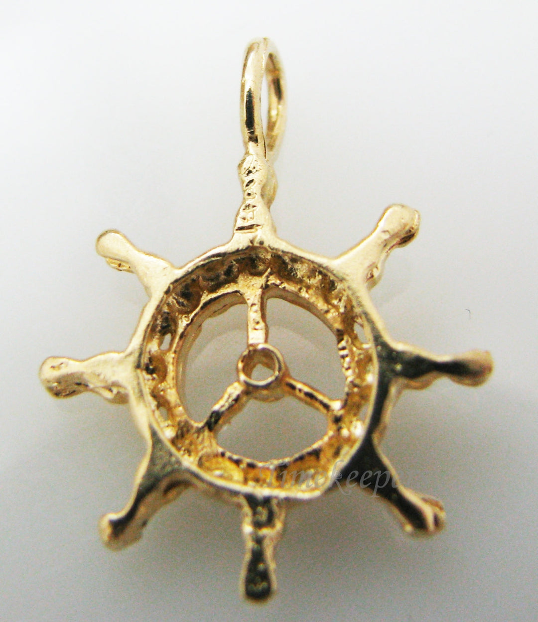 a926 Vintage Beautiful 14k Yellow Gold Boat Wheel Pendant
