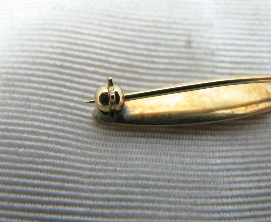 a566 Beautiful Vintage 10k Yellow Gold Embossed Flower Brooch