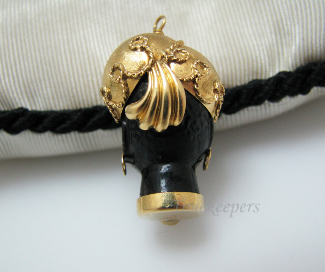 a885 Vintage Blackamoor Carved Ebony Head dress Pendant 18k yellow gold