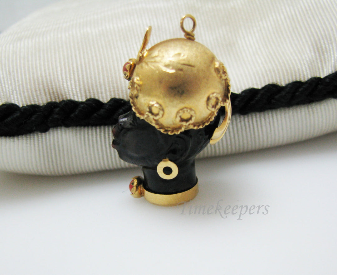 a885 Vintage Blackamoor Carved Ebony Head dress Pendant 18k yellow gold