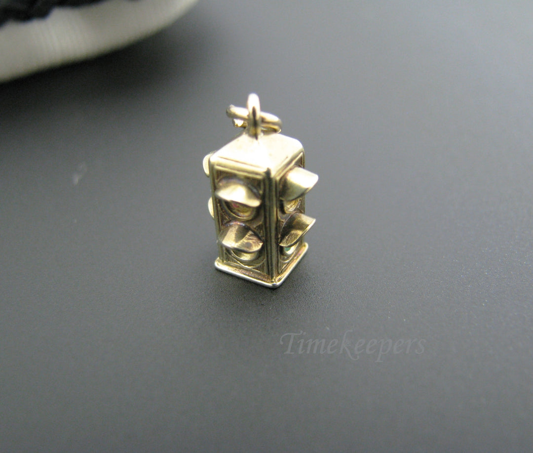 c625 Cute 4 Sided 2 Light Stop Light Charm or Pendant in 14k Yellow Gold