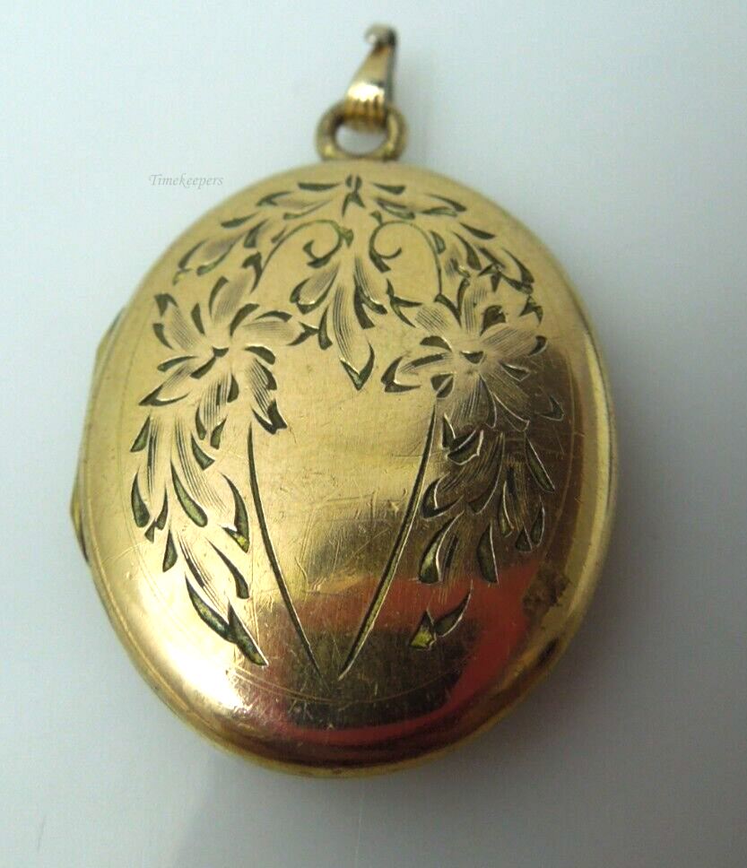s895 Vintage Gold Filled Oval Cabochon Floral Etched Locket Pendant