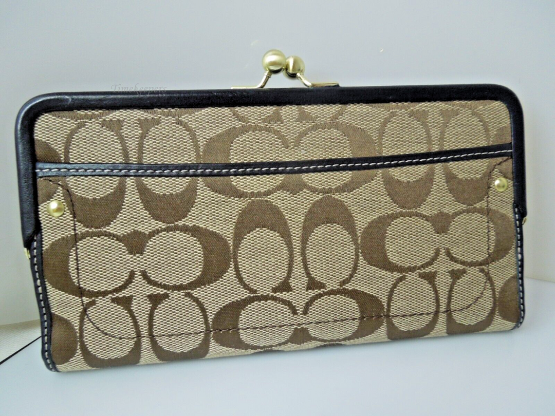 s939 Coach Signature Turnlock Wallet