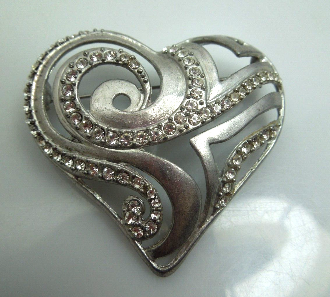 s811 Chico's Silver Tone Heart Brooch Pin Crystals Signed AHA 2008 2"