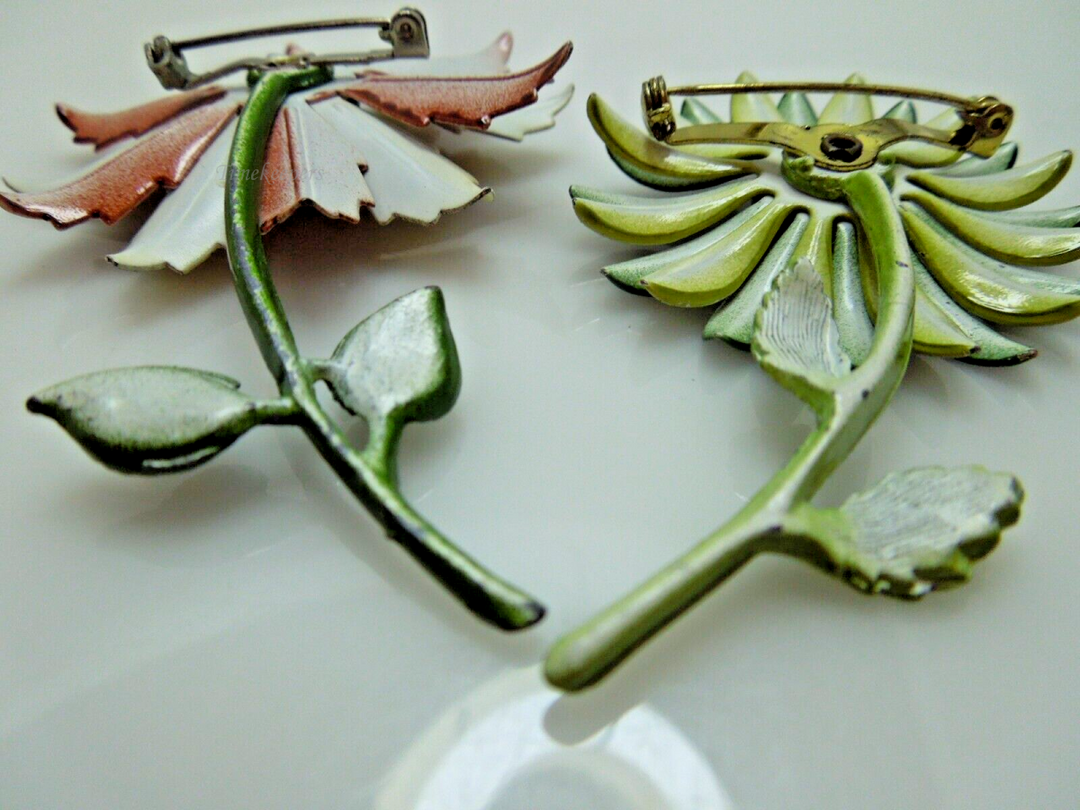 s686 Set of 2 Vintage Flower Brooches Enamel Sweater Pins,Dress Pins