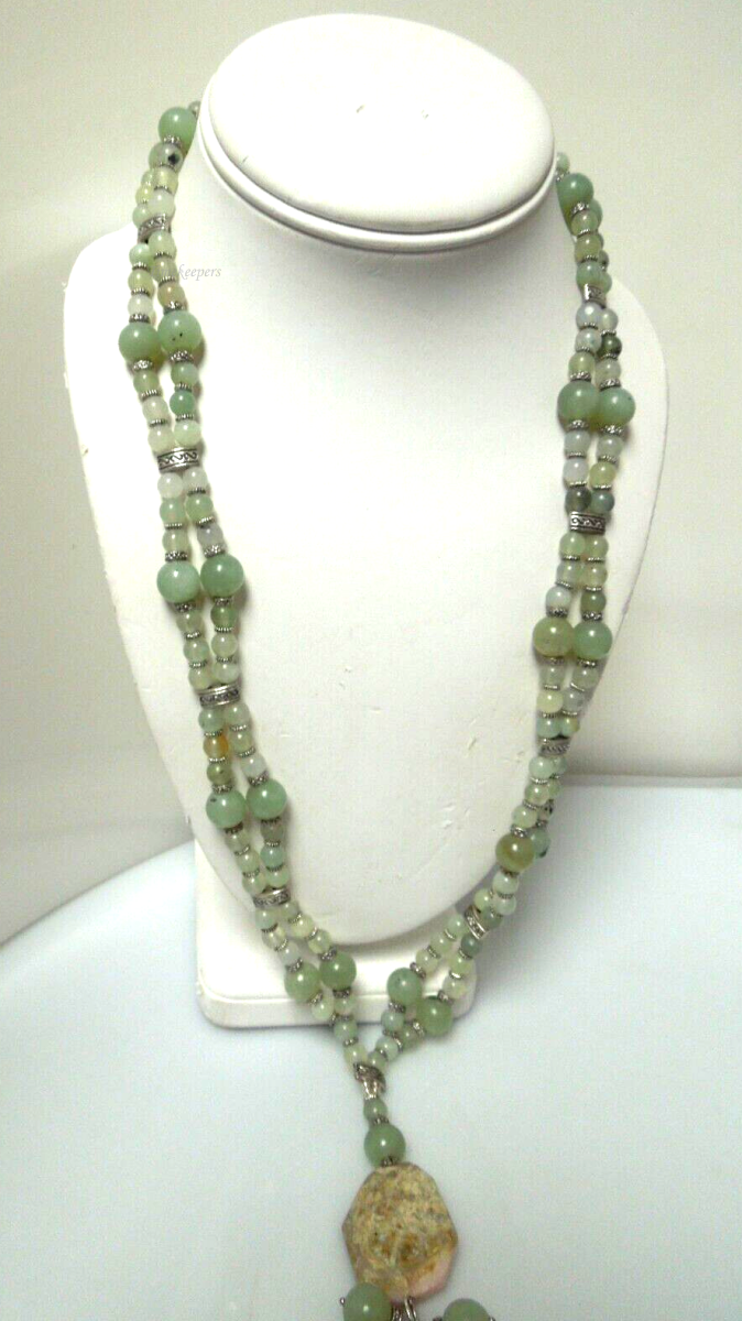 s117 Vintage Beautiful Jade Agate Beaded Double Strand Necklace 32"