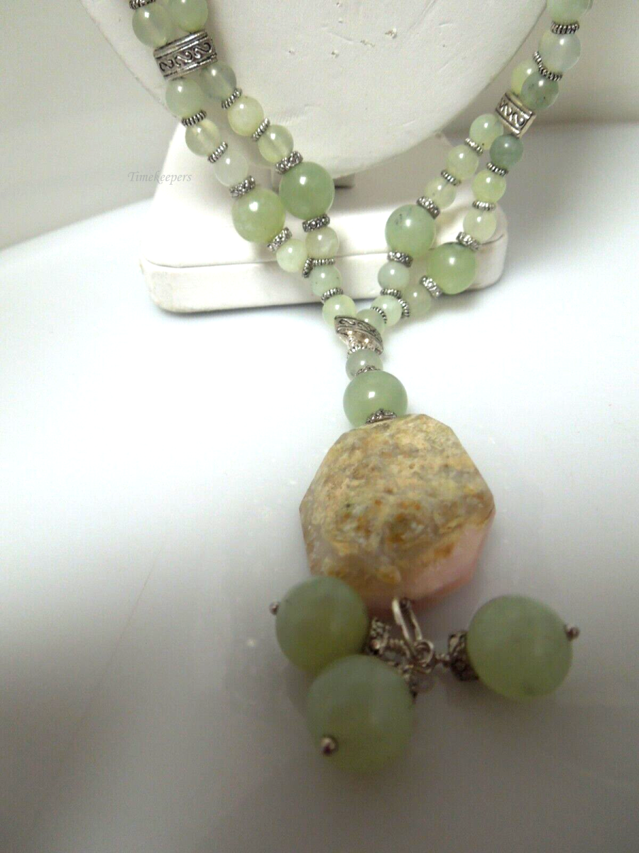 s117 Vintage Beautiful Jade Agate Beaded Double Strand Necklace 32"