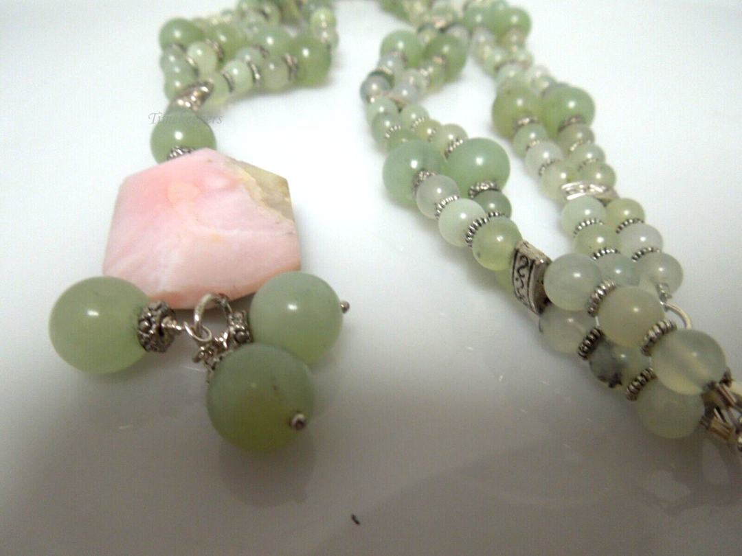 s117 Vintage Beautiful Jade Agate Beaded Double Strand Necklace 32"