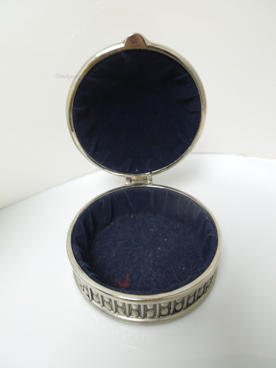 t034 Vintage Heavy Embossed Silver Plated Jewelry Trinket Box Lid Blue Velvet Lined