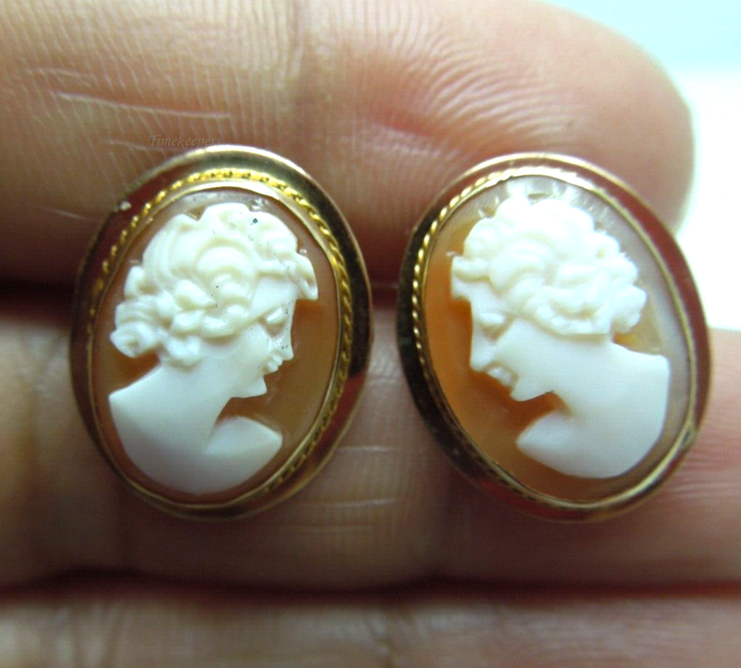 s776 Cameo Earrings, Classic Stud Earrings, Small Gold Dainty Earrings,14kt Cameo, Minimalist Gold Earrings, Portrait Earrings, Gift For Her