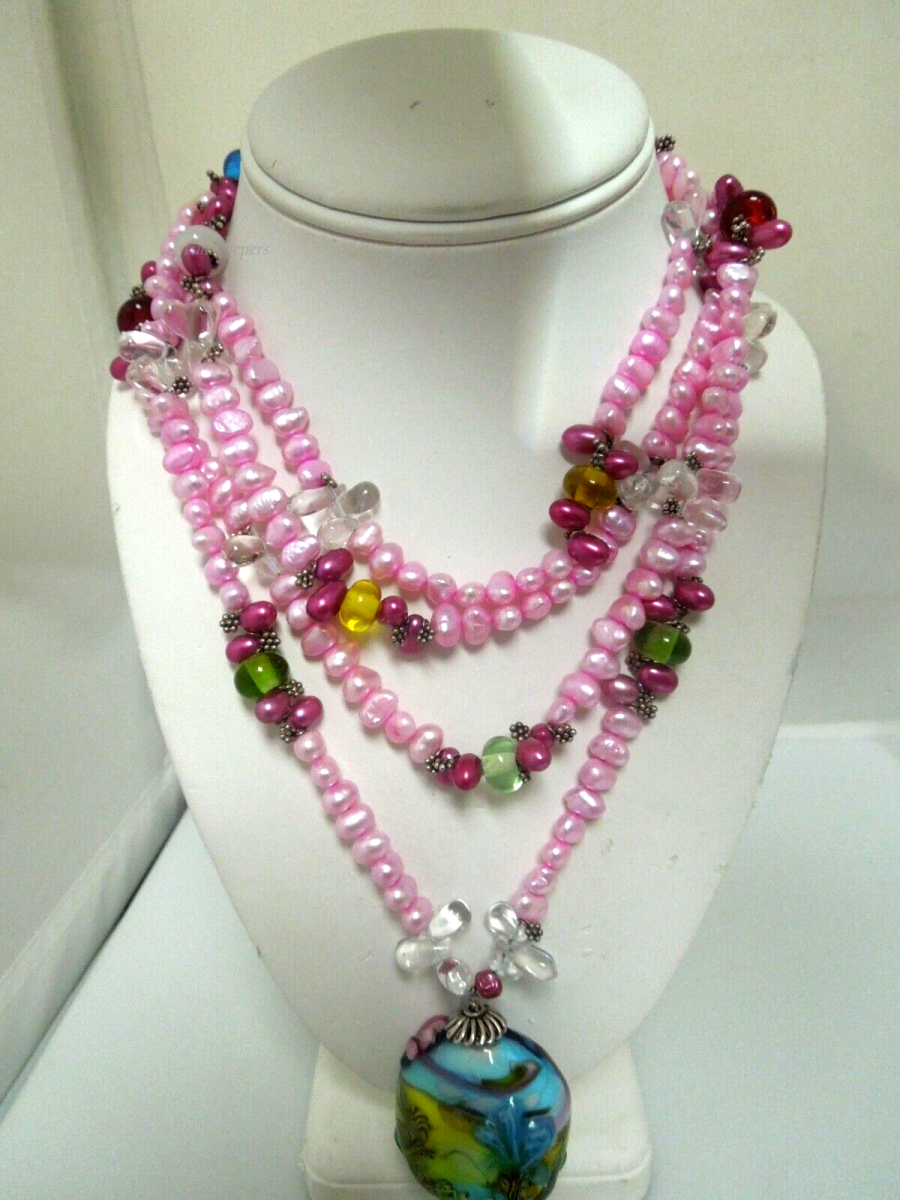 s103 Vintage Pretty Pink Beaded Glass Pendant Necklace Very long 74"