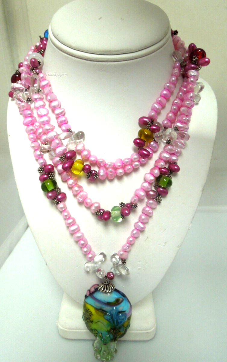 s103 Vintage Pretty Pink Beaded Glass Pendant Necklace Very long 74"