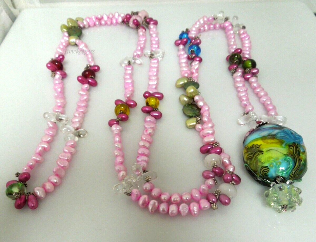 s103 Vintage Pretty Pink Beaded Glass Pendant Necklace Very long 74"