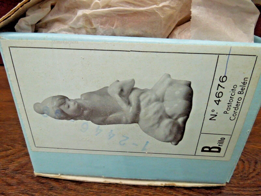 s663 Lladro Spain Maiden/Shepherd with Lamb - #4676 - 1969 with Original Box and packaging