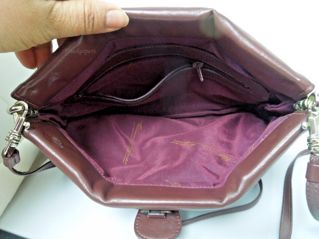 s807 Vintage Etienne Aigner Turn Clasp Burgundy Leather Shoulder Bag
