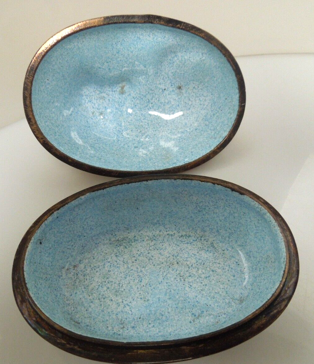 s227 Vintage Chinese Canton Copper Enamel Trinket Box Dog Cloisonné Turquoise Interior.