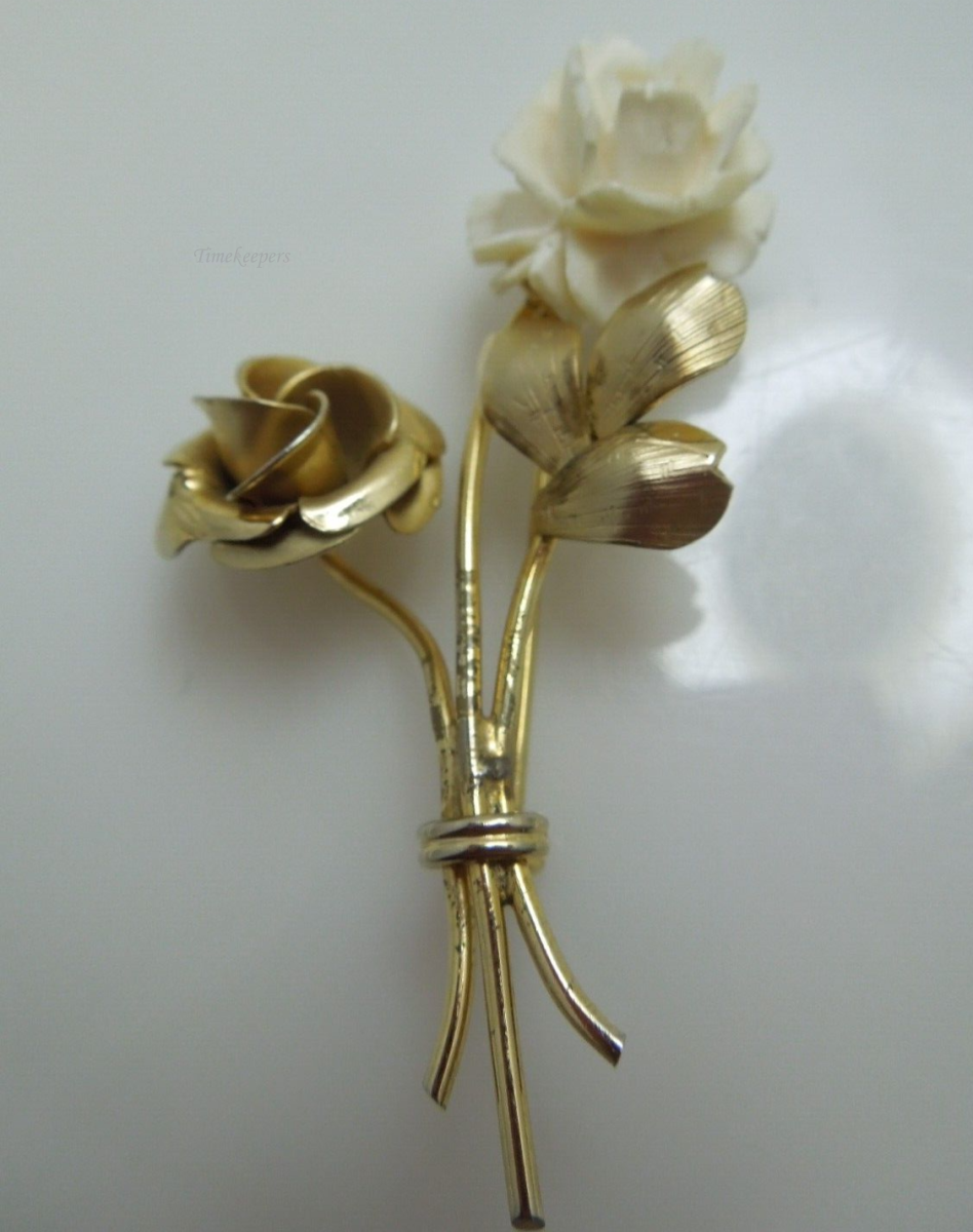 s684 GIOVANNI Rose Brooch Vintage Gold Metal Flower Floral Costume Jewelry Pin