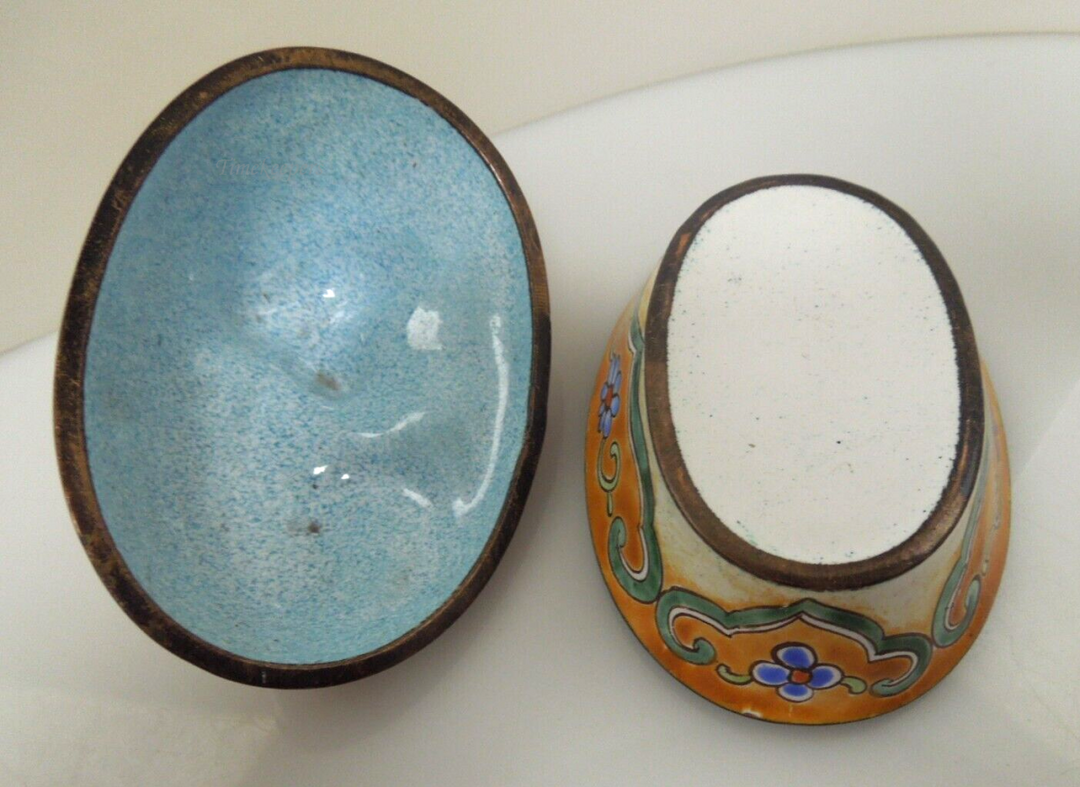 s227 Vintage Chinese Canton Copper Enamel Trinket Box Dog Cloisonné Turquoise Interior.