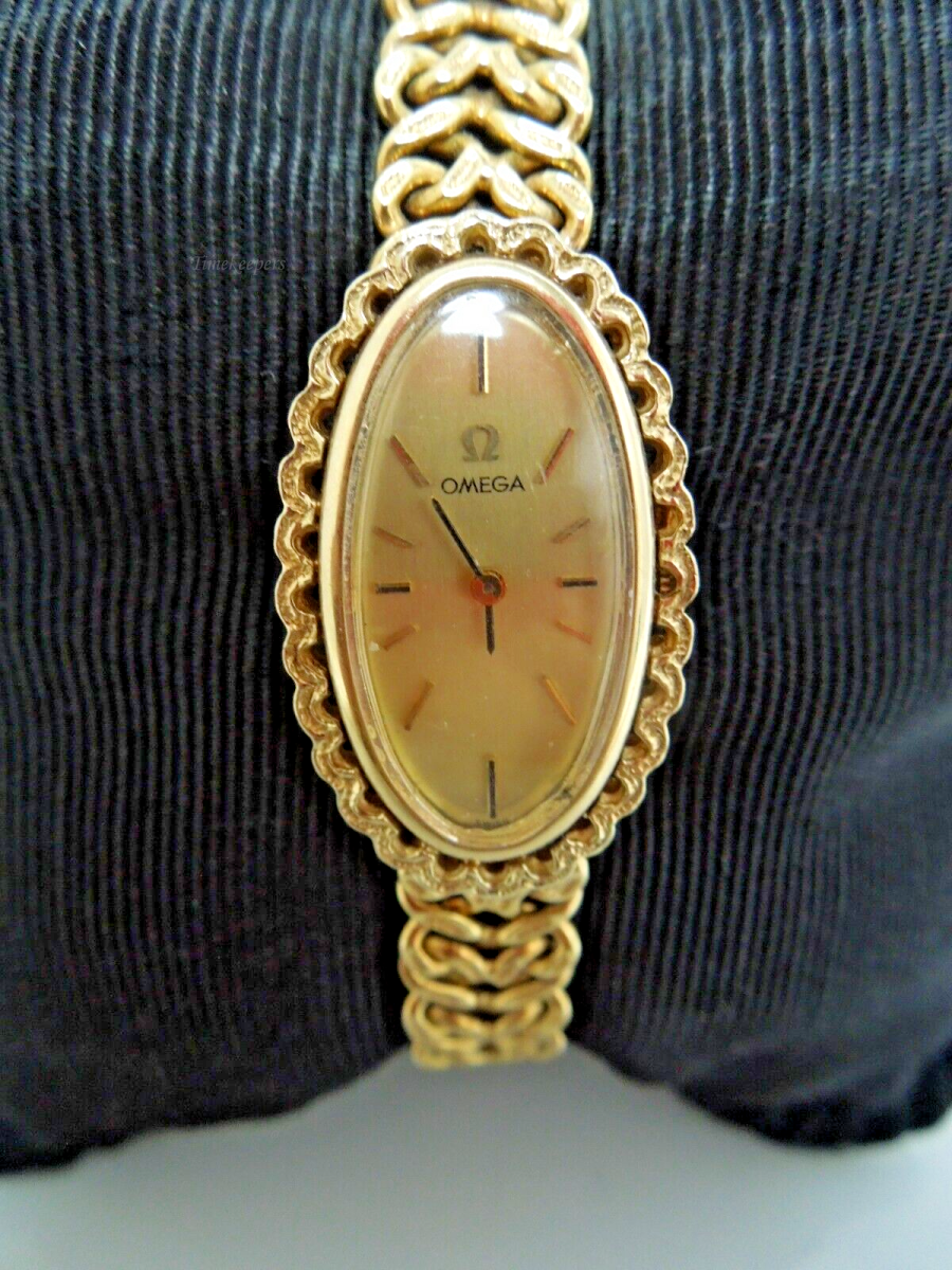 t056 Vintage Omega Watch Co 14k Gold Women’s Wrist Watch  