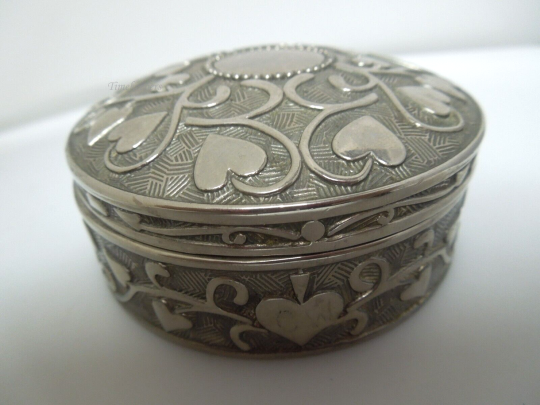 s337 Vintage Silver Plated Heart in Relief Trinket Ring Jewelry Holder Lined  