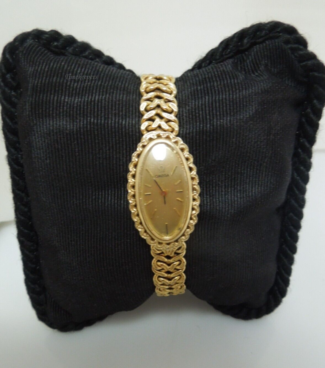t056 Vintage Omega Watch Co 14k Gold Women’s Wrist Watch  