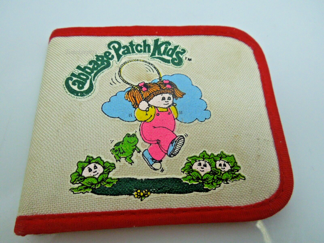 s852 Vintage Cabbage Patch Kids Wallet White with Red Wallet 1983  